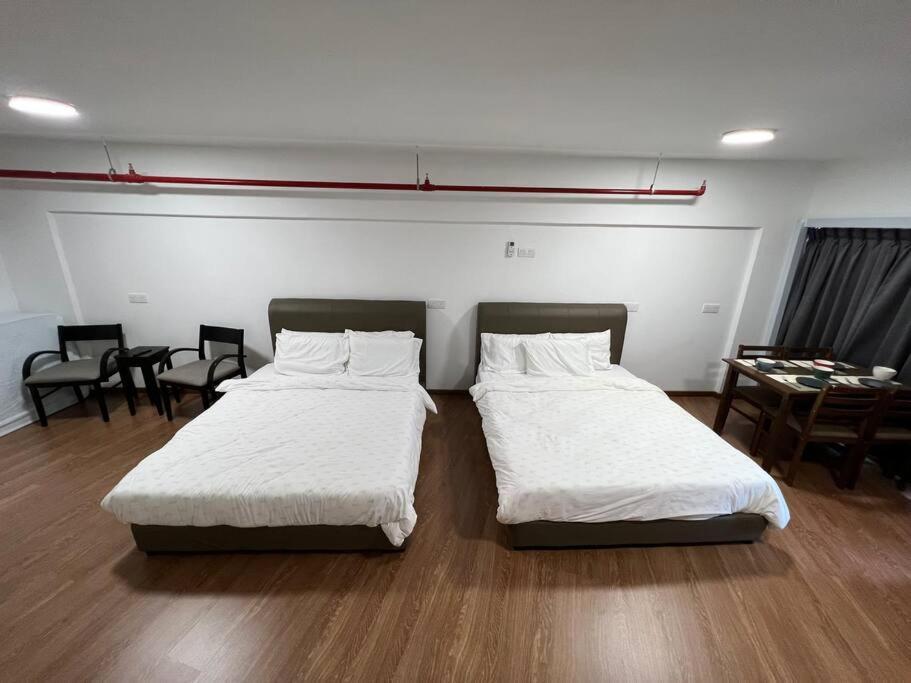 Апартаменти New 6Pax Soho Near Usm & Spice Arena & Airport Байан-Лепас Екстер'єр фото