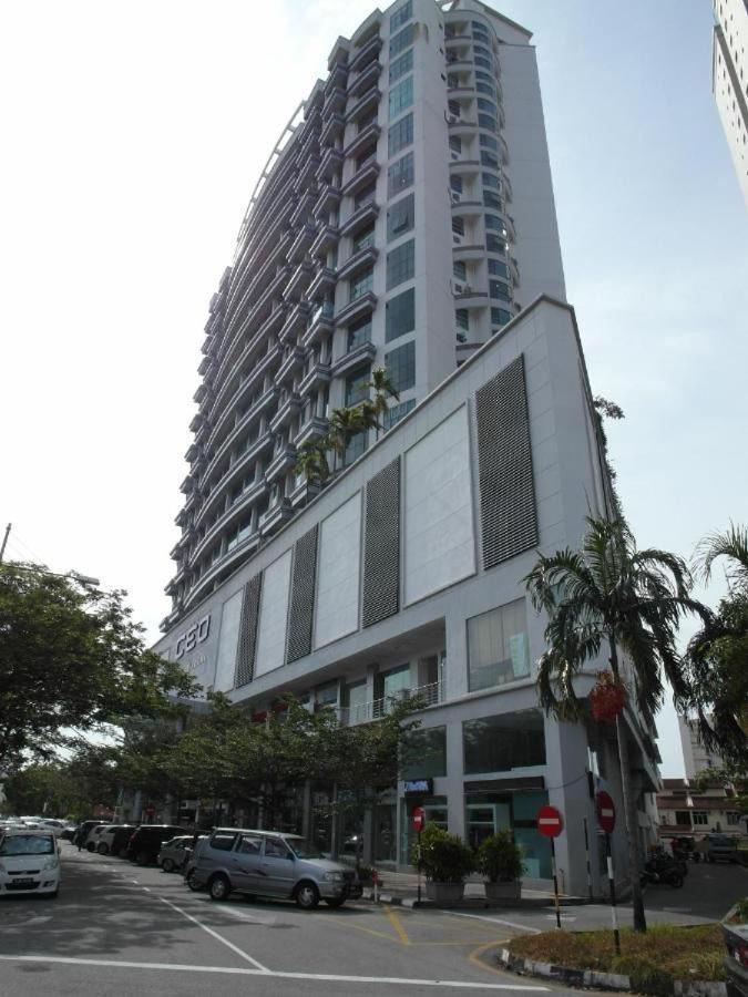 Апартаменти New 6Pax Soho Near Usm & Spice Arena & Airport Байан-Лепас Екстер'єр фото